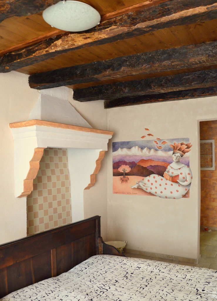 WALL DECORATIONS